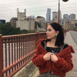 Meet your Posher, Beth